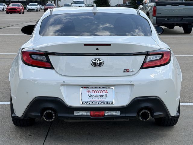 Used 2024 Toyota GR86 RWD image 5