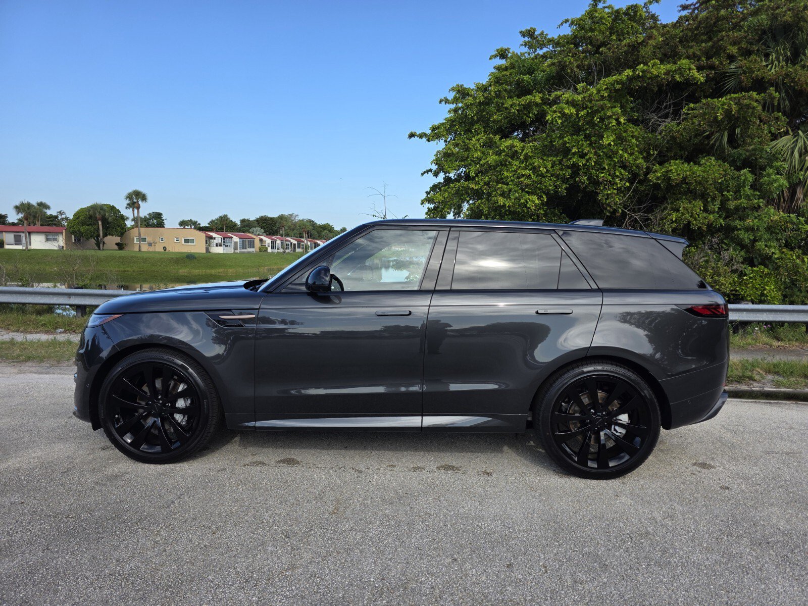 New 2026 Land Rover Range Rover Sport Dynamic SE AWD/4WD image 7