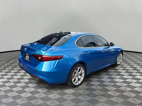 Used 2019 Alfa Romeo Giulia Ti AWD/4WD image 5