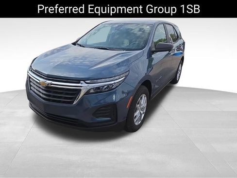 Used 2024 Chevrolet Equinox LS w/ LS Convenience Package AWD/4WD image 9