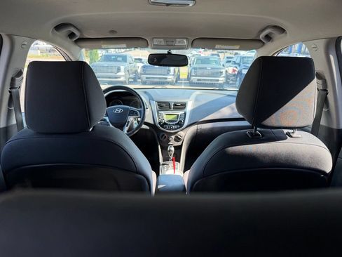 Used 2013 Hyundai Accent SE FWD image 9