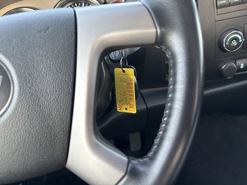 Used 2013 Chevrolet Silverado 1500 LT image 18