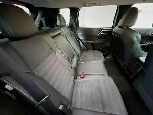 Used 2024 Mitsubishi Outlander SE Black Edition image 27