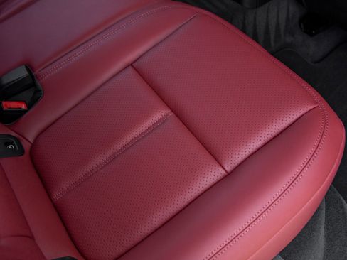 New 2026 Porsche Macan S image 42