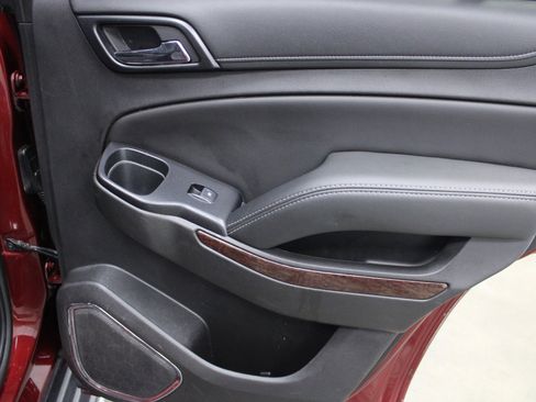 Used 2017 GMC Yukon SLT w/ HD Trailering Package image 28