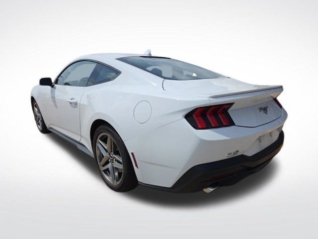 Used 2025 Ford Mustang Coupe RWD image 6