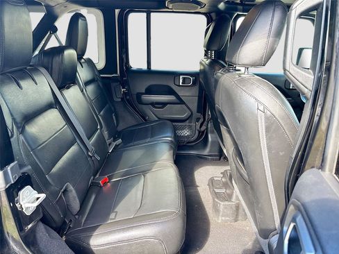 Used 2020 Jeep Wrangler Unlimited Sahara image 30