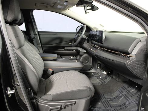 Used 2024 Nissan Ariya FWD image 10