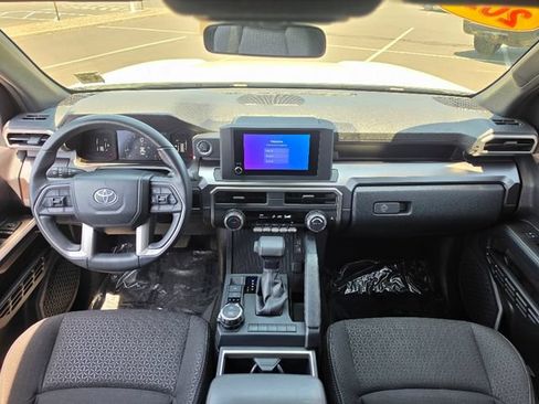 Used 2025 Toyota 4Runner SR5 AWD/4WD image 30