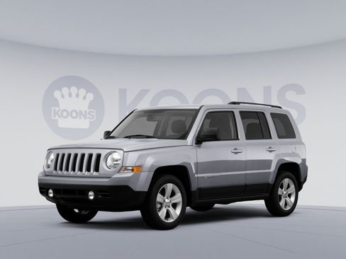 Used 2014 Jeep Patriot Latitude w/ Sun/Sound Group AWD/4WD image 1