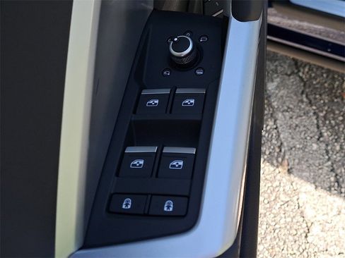 New 2025 Audi Q3 2.0T Premium image 22