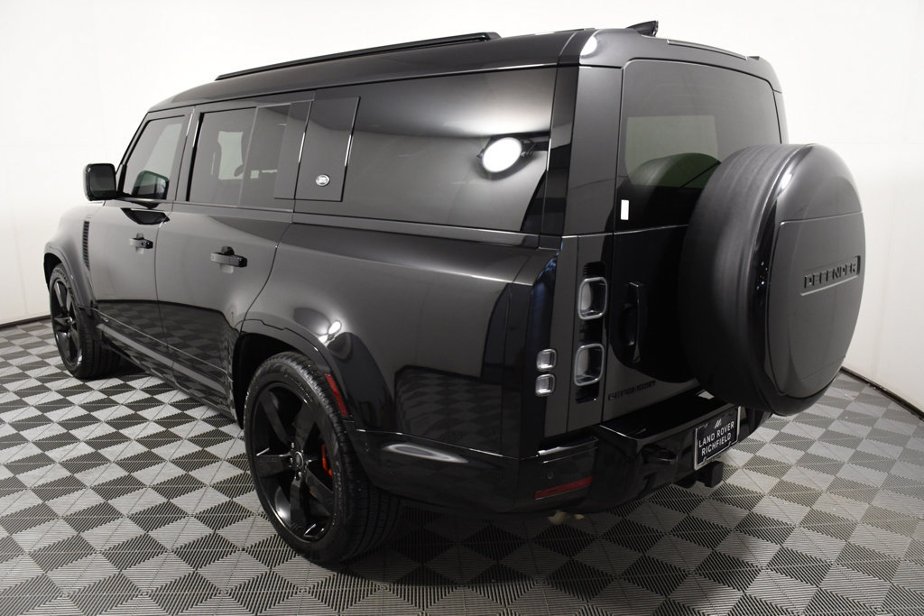 Used 2024 Land Rover Defender 130 X AWD/4WD image 4