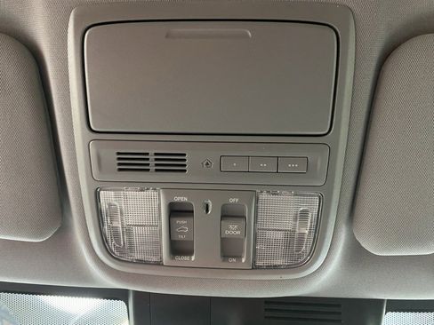 Used 2022 Honda CR-V Touring image 36