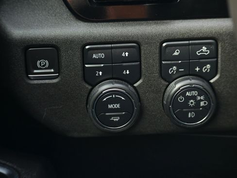 Used 2023 Chevrolet Silverado 1500 High Country w/ Technology Package image 25