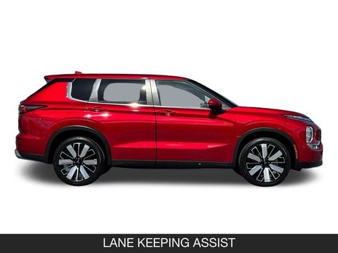 Used 2025 Mitsubishi Outlander SE FWD image 5