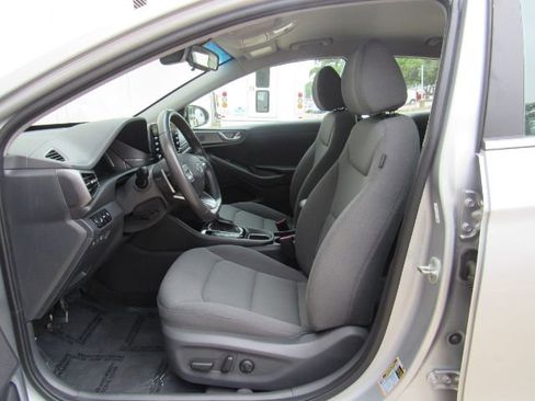 Used 2022 Hyundai Ioniq SE image 14