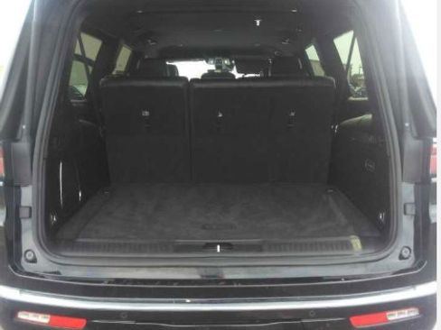 Used 2024 Jeep Wagoneer L Series II w/ Flexible Seating Group AWD/4WD image 6