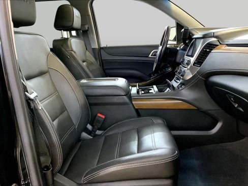 Used 2020 GMC Yukon XL Denali w/ Denali Premium Package AWD/4WD image 8