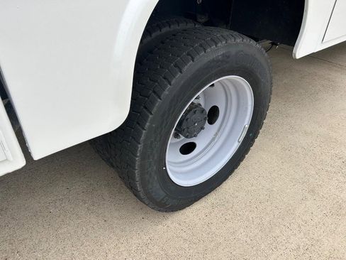 New 2024 Ford F550 4x4 Regular Cab Super Duty image 14