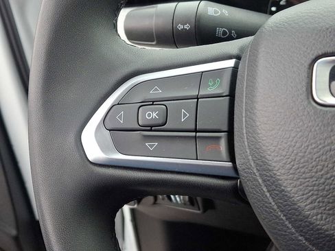 Used 2023 Jeep Compass Latitude image 21