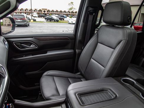Used 2023 Chevrolet Tahoe LT w/ LT Signature Package AWD/4WD image 14