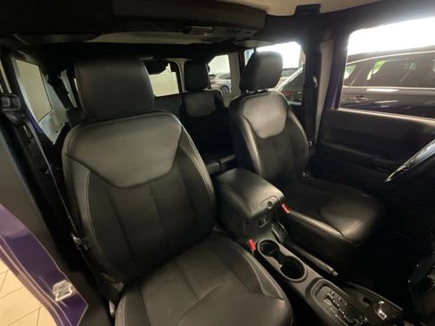 Used 2017 Jeep Wrangler Unlimited Sahara AWD/4WD image 19