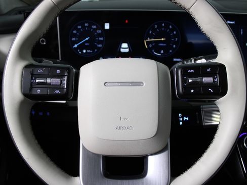 Used 2025 Hyundai Santa Fe Calligraphy FWD image 18