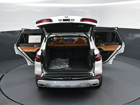 New 2026 BMW X5 sDrive40i image 48