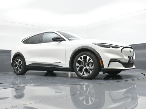 Used 2024 Ford Mustang Mach-E Select w/ Comfort Package Lite image 20