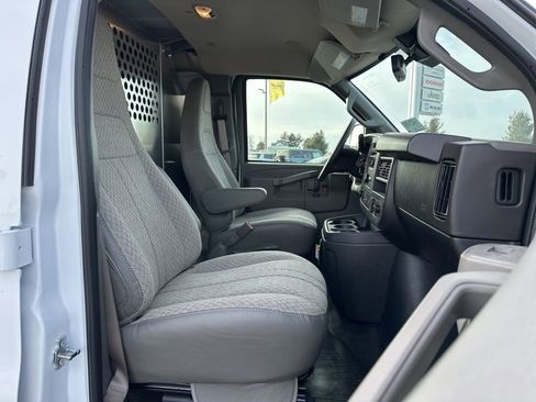 Used 2025 Chevrolet Express 2500 Extended w/ Communications Package image 23