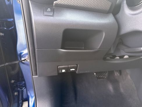 Used 2018 Nissan Kicks SV FWD image 15