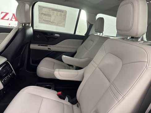 New 2025 Lincoln Aviator 2WD w/ Jet Appearance Package image 17