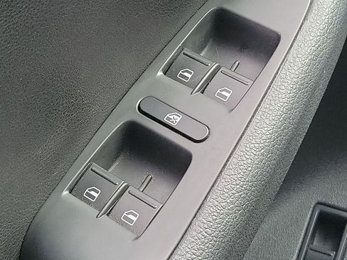 Used 2018 Volkswagen Jetta GLI image 32