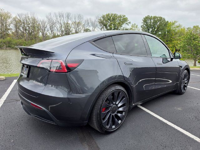 Used 2024 Tesla Model Y Performance AWD/4WD image 9