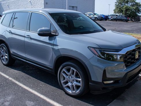 Used 2024 Honda Passport EX-L image 3