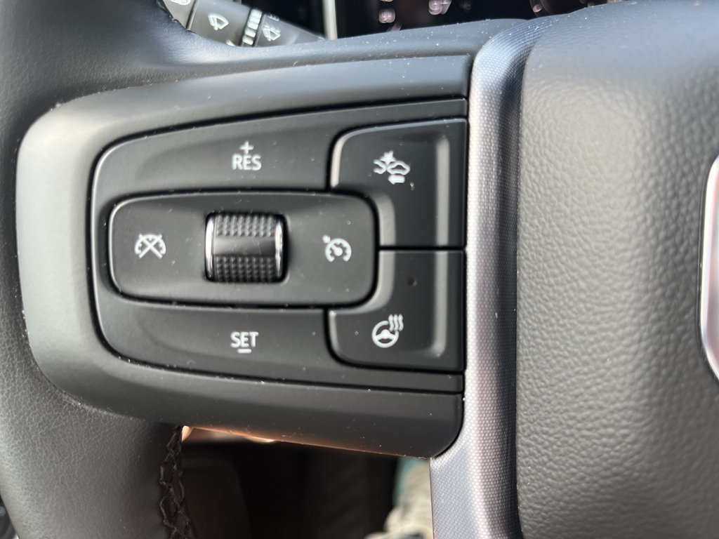 Used 2026 GMC Sierra 1500 SLT AWD/4WD image 17