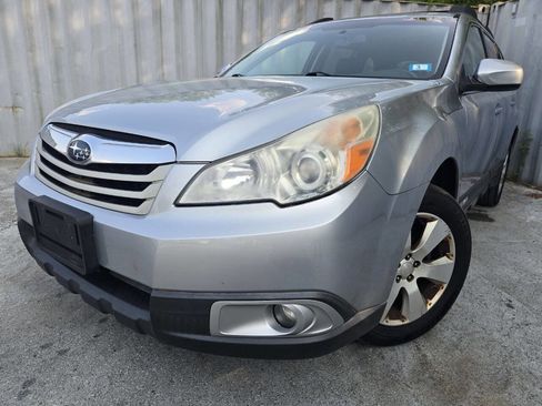 Used 2012 Subaru Outback 2.5i Premium w/ All-Weather Pkg image 2