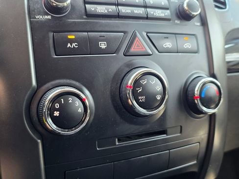 Used 2013 Kia Sorento LX w/ Third Row Pkg image 40