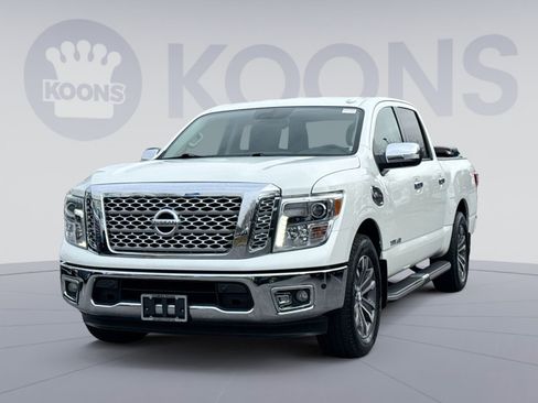 Used 2017 Nissan Titan SL image 1