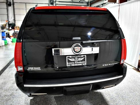 Used 2013 Cadillac Escalade ESV Platinum AWD/4WD image 30