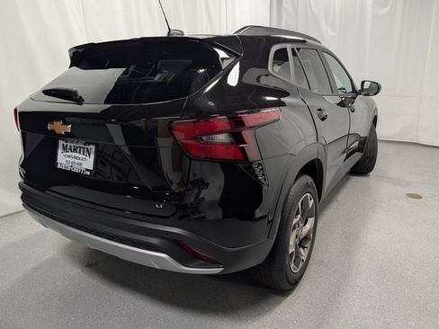 New 2026 Chevrolet Trax LT w/ Sunroof Package FWD image 3