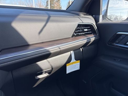 New 2026 Chevrolet Tahoe Premier w/ Sun And Tow Package AWD/4WD image 32