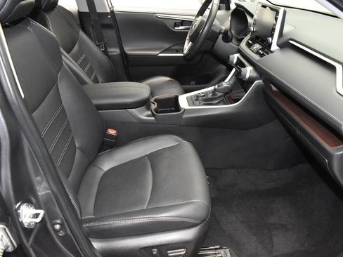 Used 2022 Toyota RAV4 Limited AWD/4WD image 27