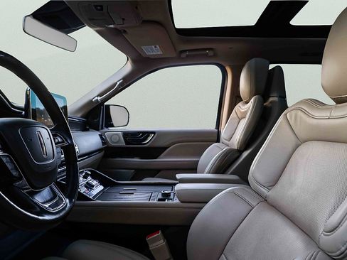 Used 2020 Lincoln Navigator Reserve w/ Luxury Package AWD/4WD image 9