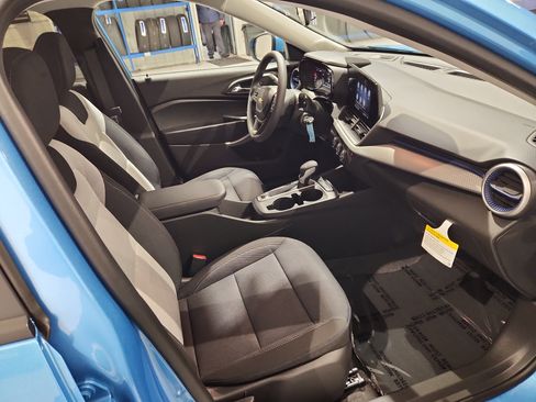 New 2026 Chevrolet Trax LS w/ LS Convenience Package FWD image 22