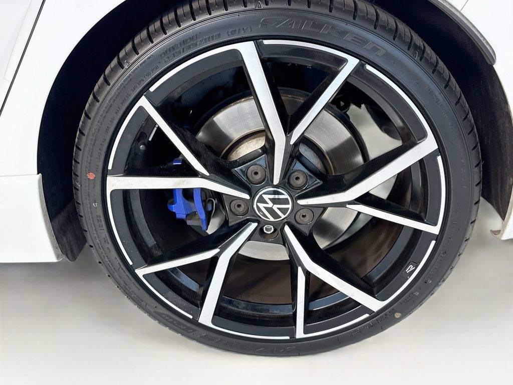 Used 2024 Volkswagen Golf R AWD/4WD image 31