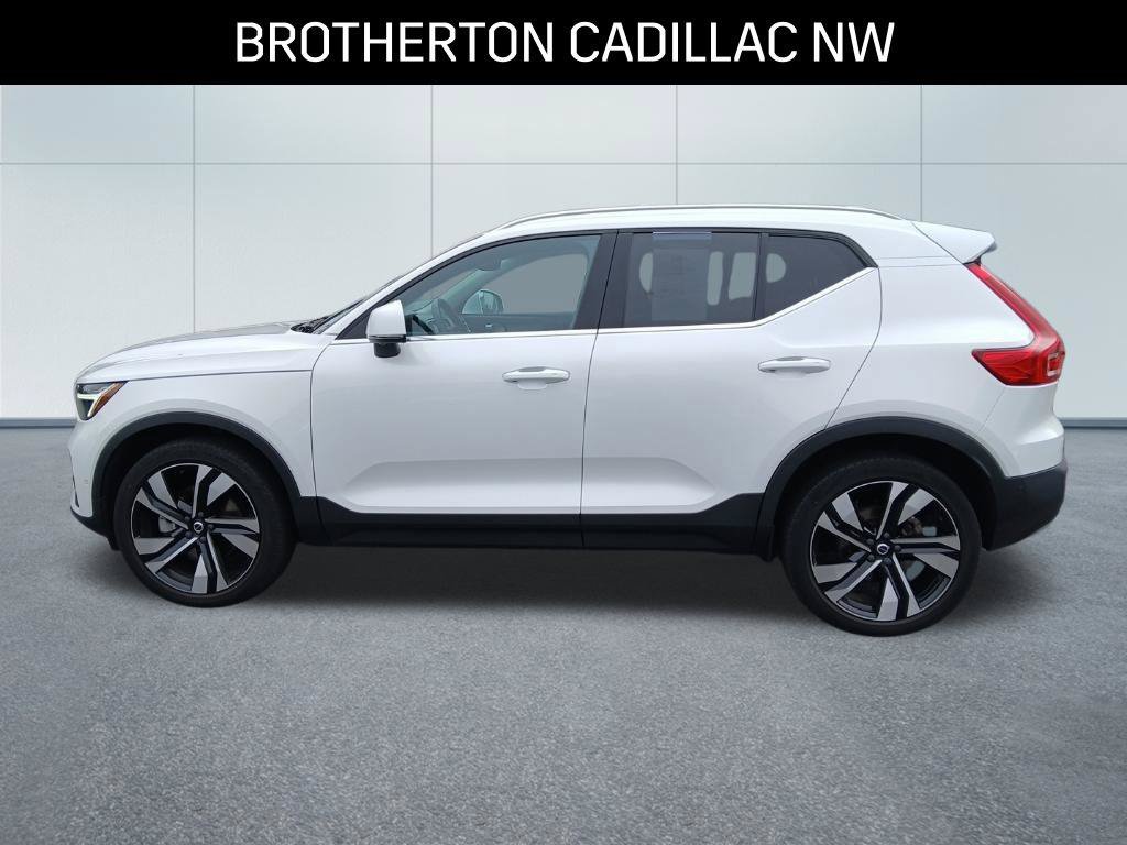 Used 2023 Volvo XC40 B5 Plus w/ Protection Package Premier AWD/4WD image 2