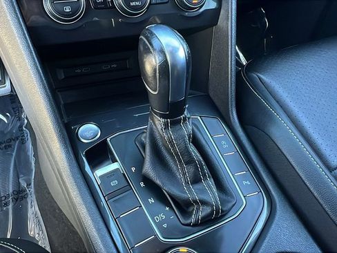 Used 2021 Volkswagen Tiguan SE R-Line image 28