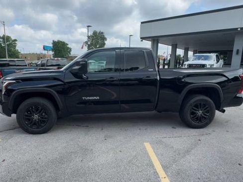 Used 2023 Toyota Tundra SR5 w/ SR5 Convenience Package AWD/4WD image 5