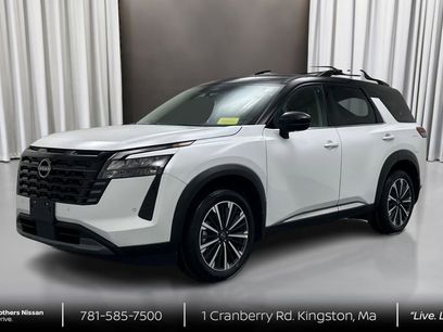 New 2026 Nissan Pathfinder Platinum w/ Cargo Package